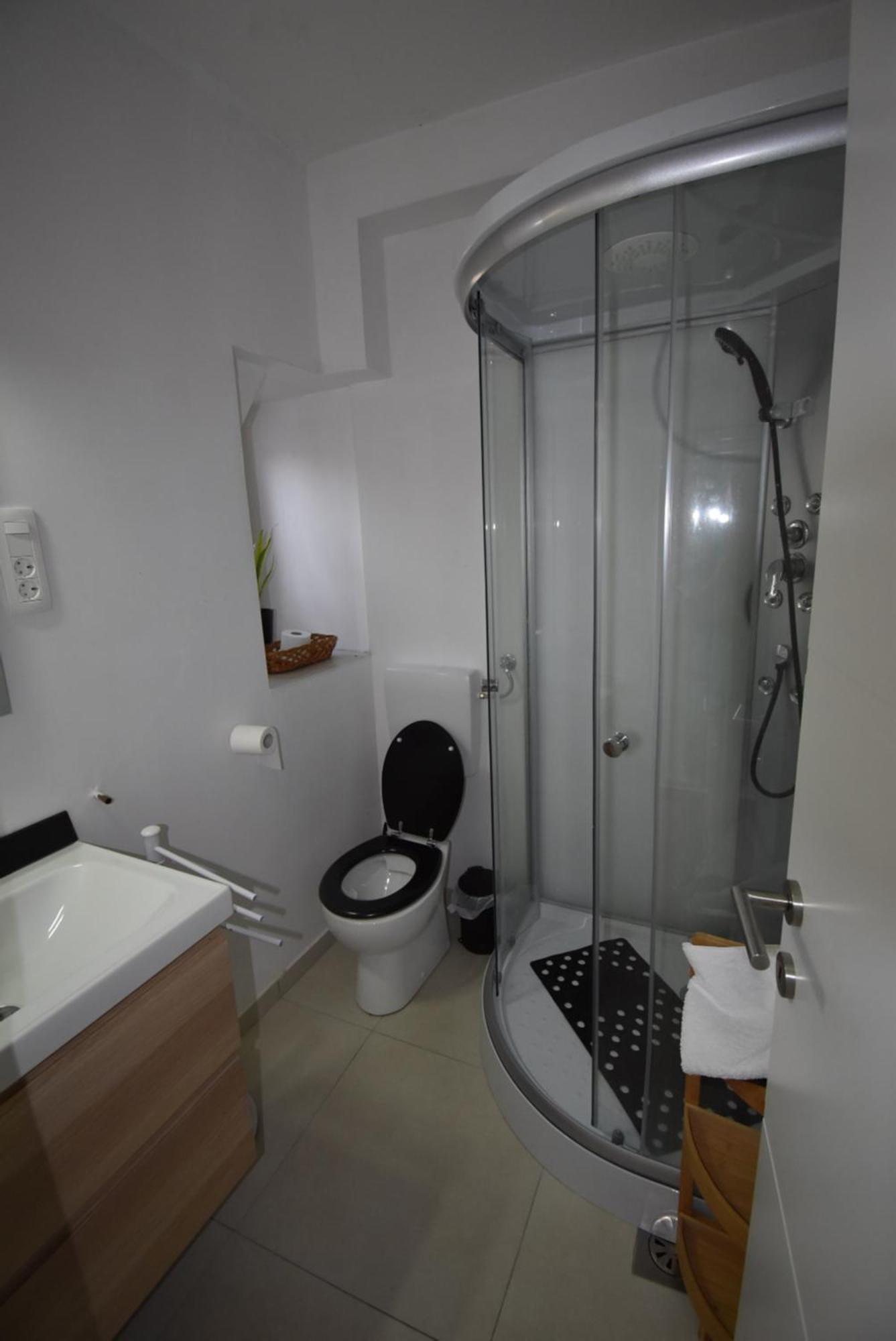 Apartments Free Alps, Massage & Wine โบเว็ก ภายนอก รูปภาพ