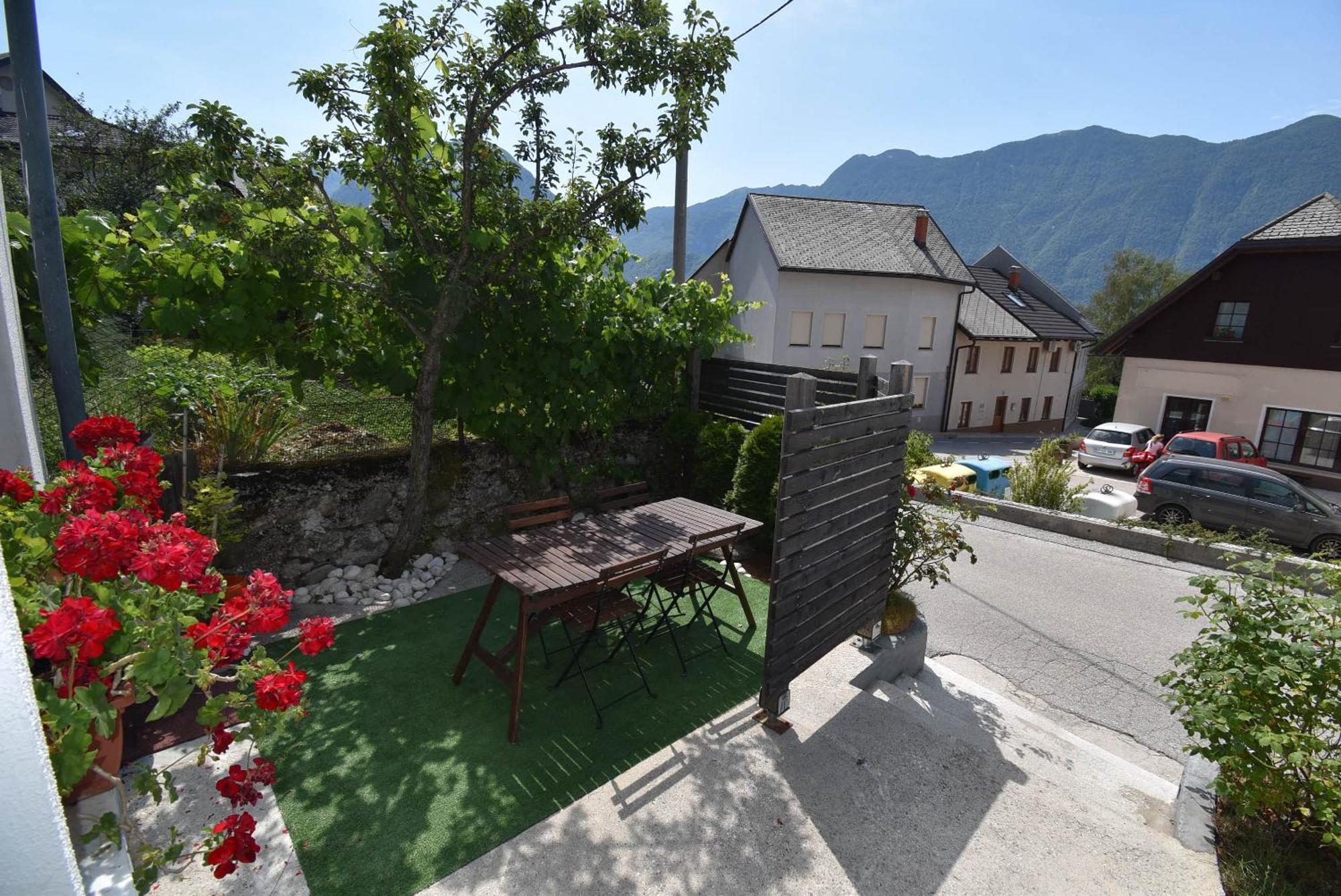 Apartments Free Alps, Massage & Wine โบเว็ก ภายนอก รูปภาพ