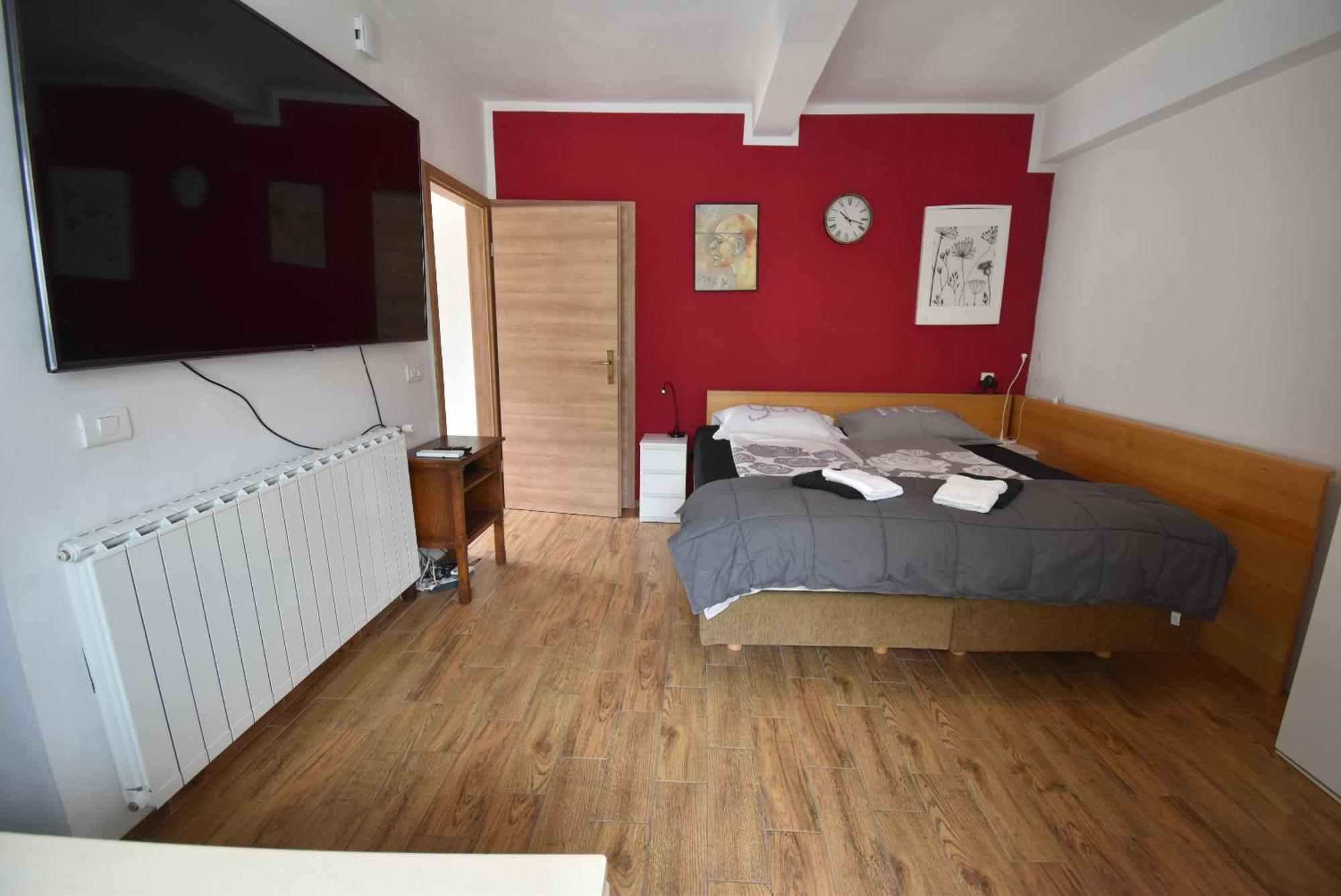 Apartments Free Alps, Massage & Wine โบเว็ก ภายนอก รูปภาพ