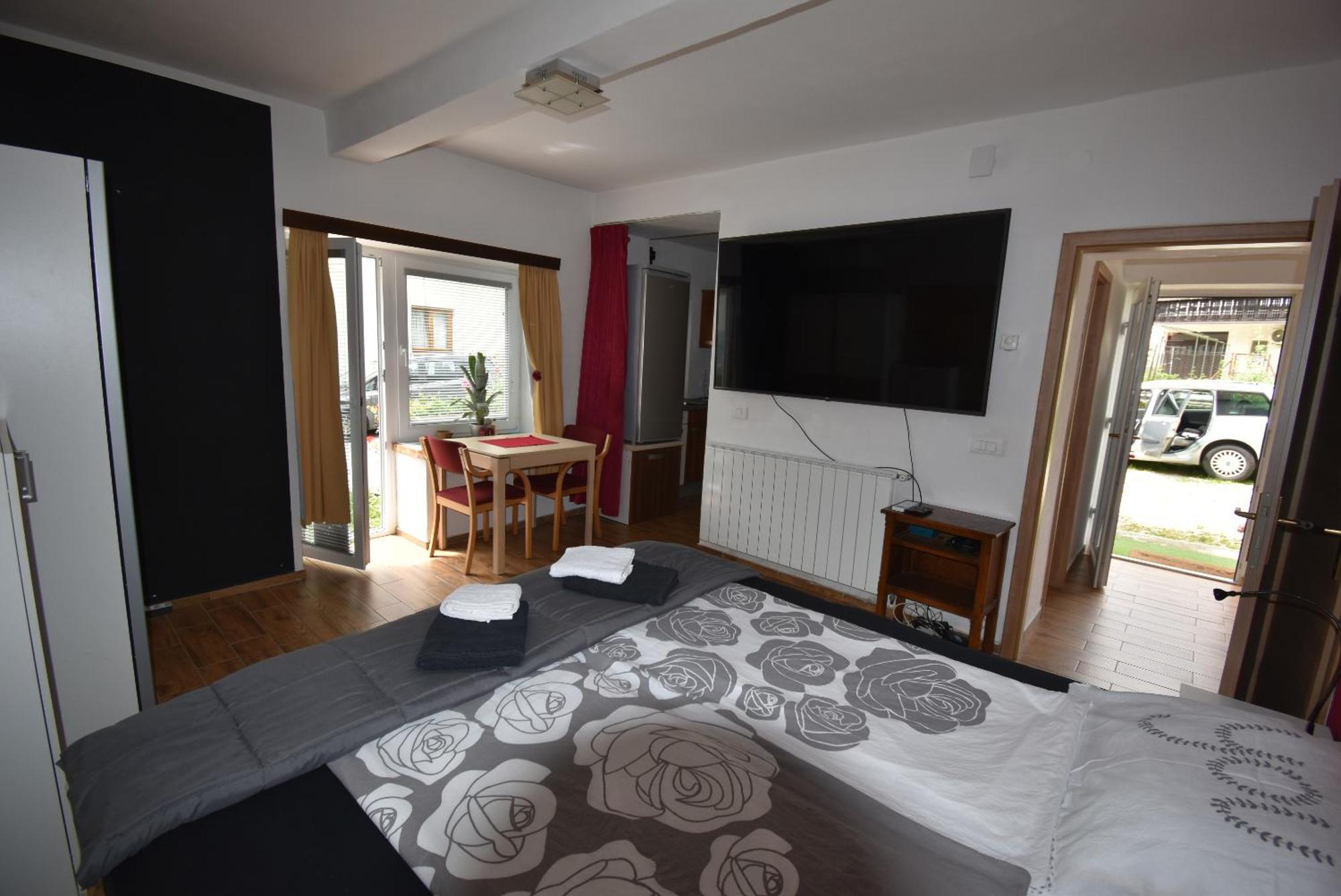 Apartments Free Alps, Massage & Wine โบเว็ก ภายนอก รูปภาพ